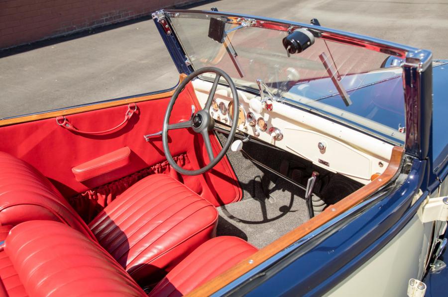 Интерьер BMW 319 Cabriolet 1935 года  (фото 11 из 17)